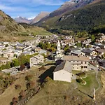Fleurs Et Neige Lanslevillard